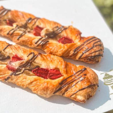 نان مغز دار شکلاتی توت فرنگی