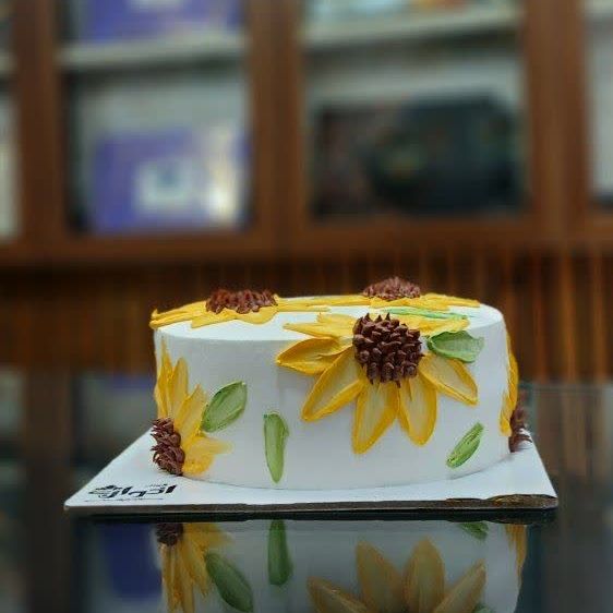 کیک تولد آفتاب گردون تصویر دوم