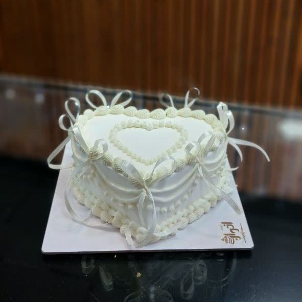 کیک تولد قلبی