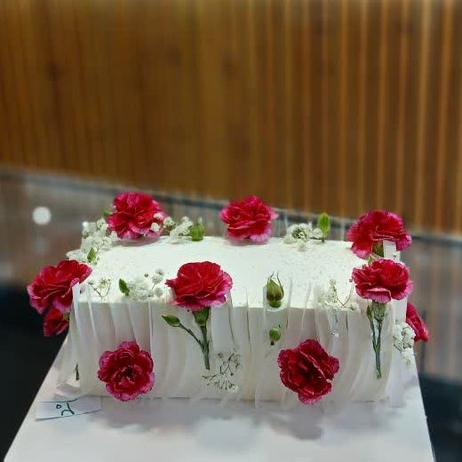 کیک تولد متری تصویر دوم