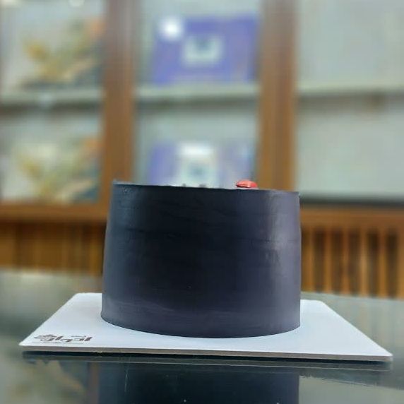 کیک تولد مینیمال مشکی تصویر دوم