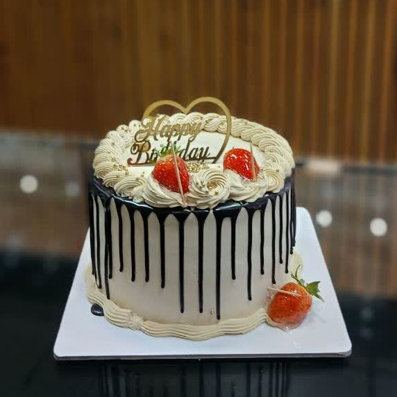 کیک تولد شکلاتی
