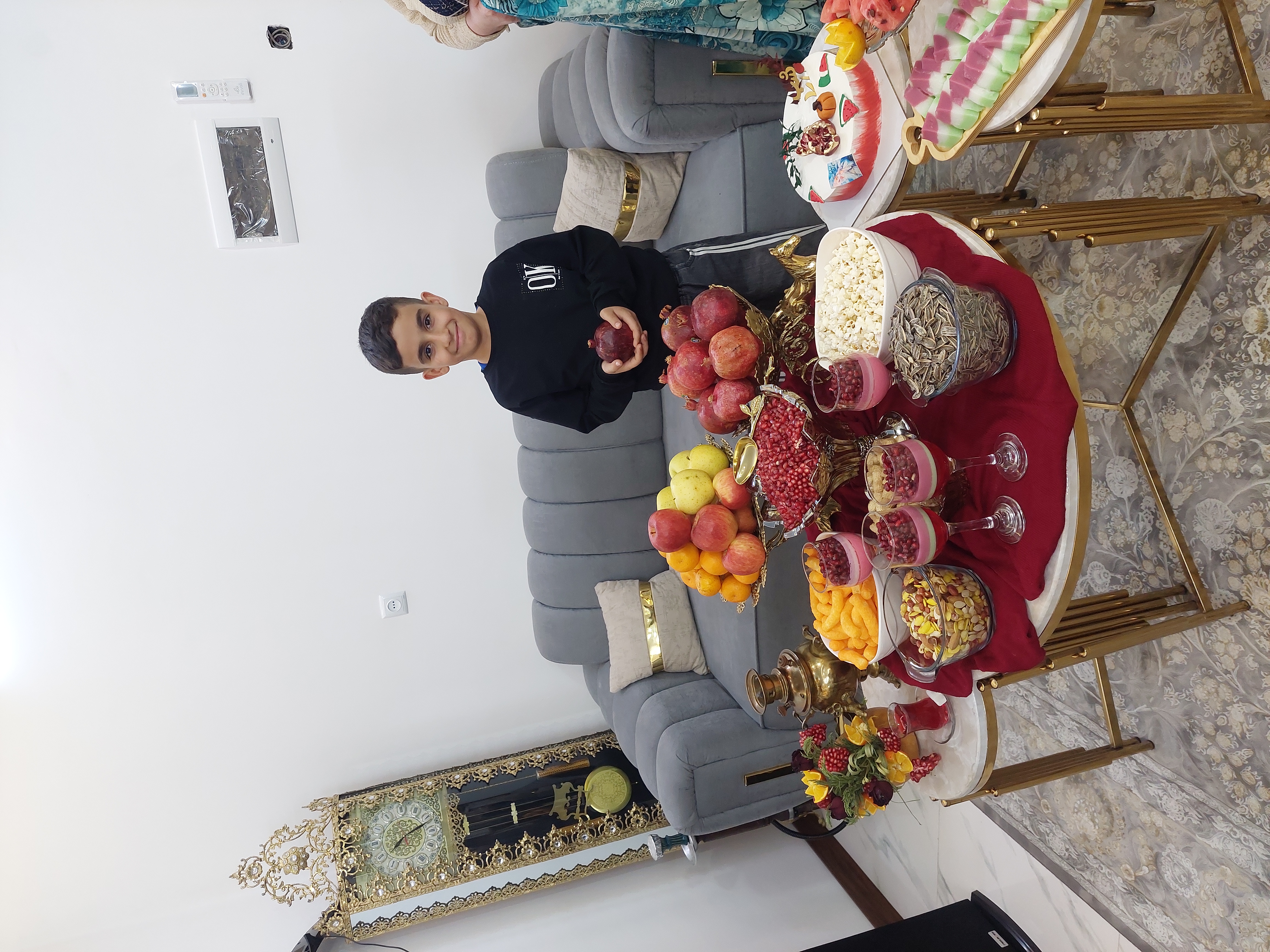 معصومه خیری - قنادی اخوان